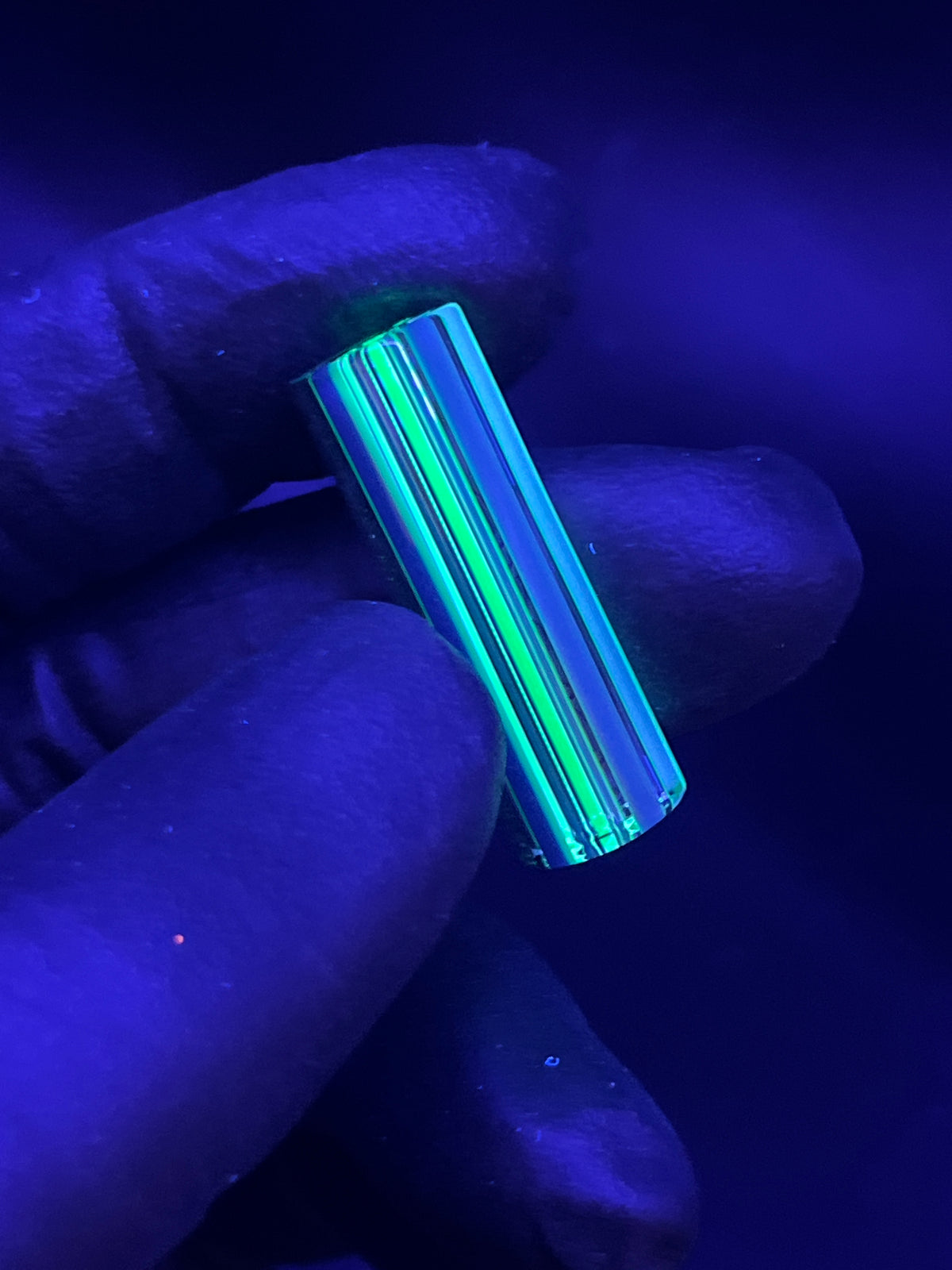 11mm - UV Reaktiv  - Brad B - USA
