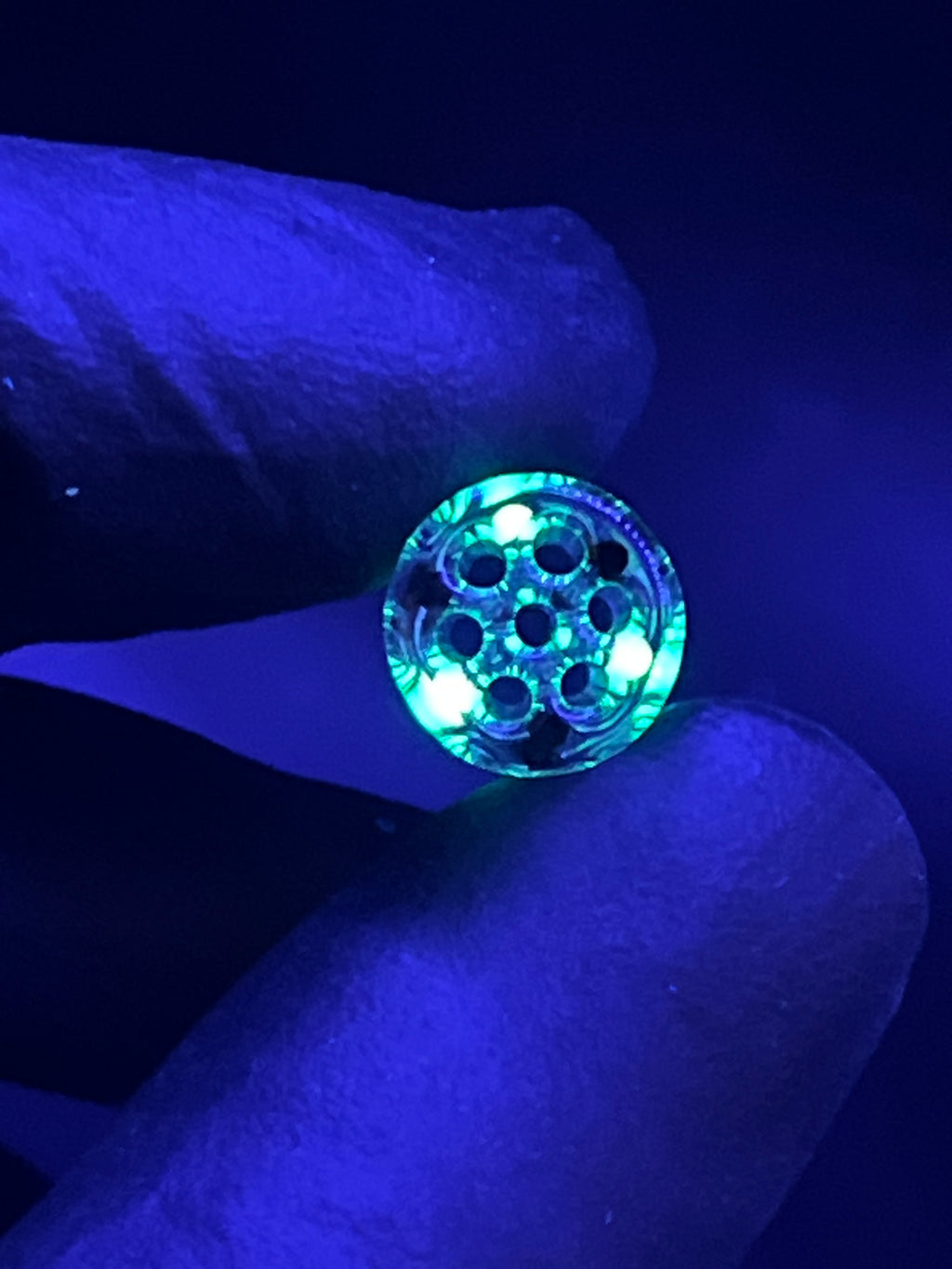 11mm - UV Reaktiv  - Brad B - USA