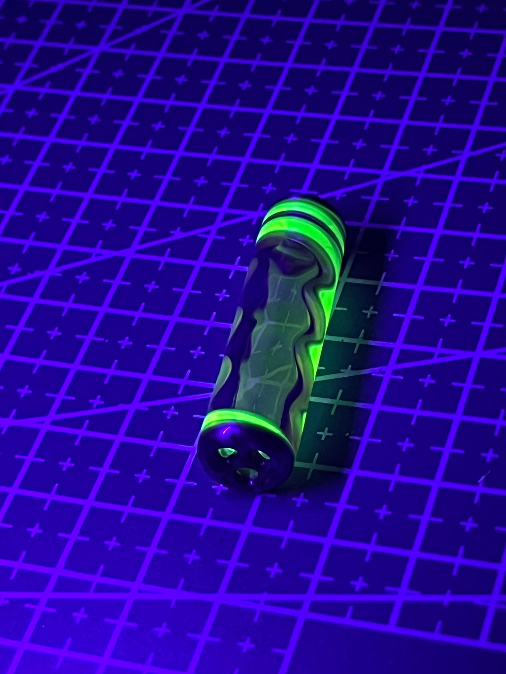 11mm - UV Reaktiv - Brad B - USA