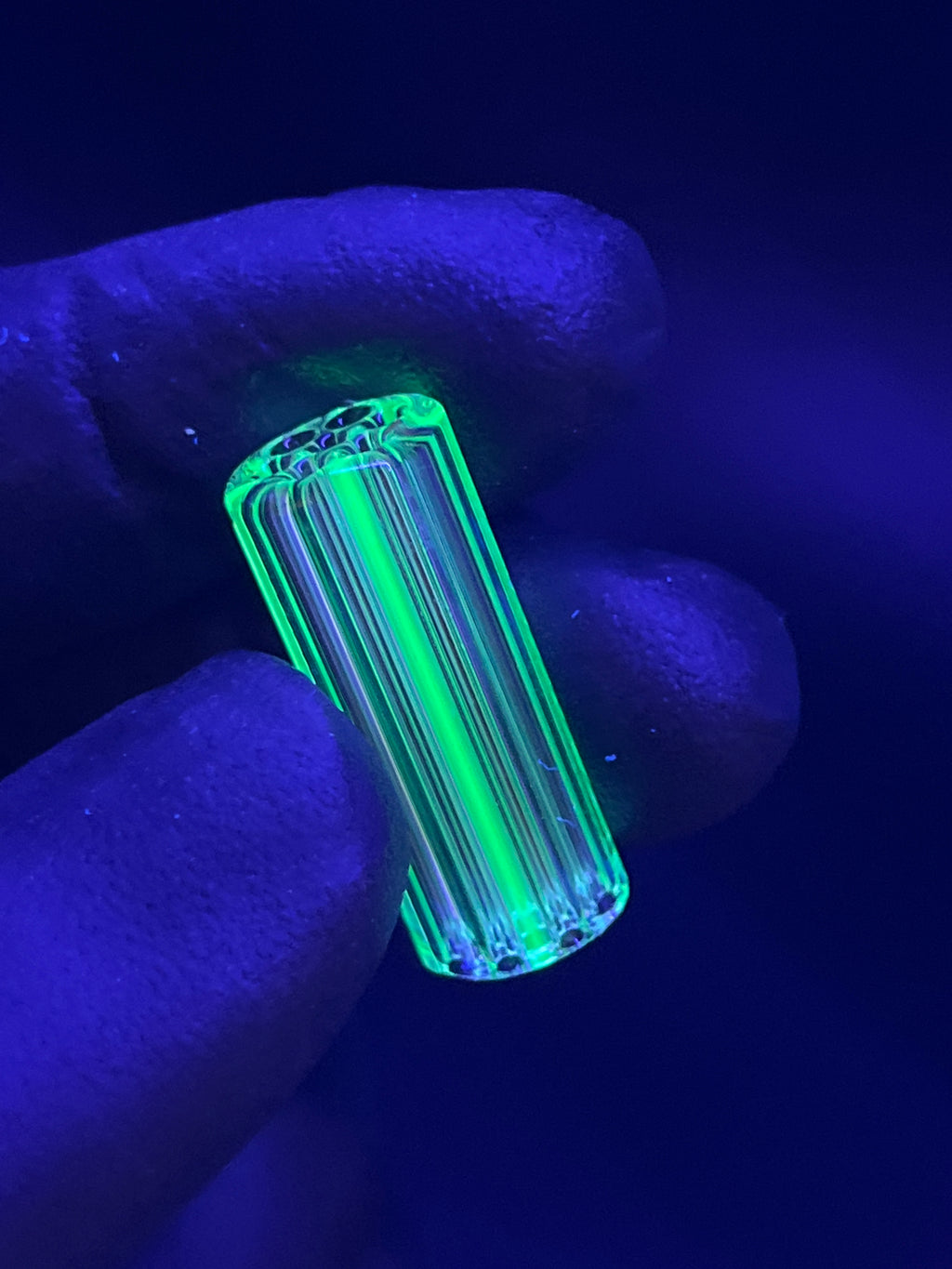 11mm - UV Reaktiv  - Brad B - USA