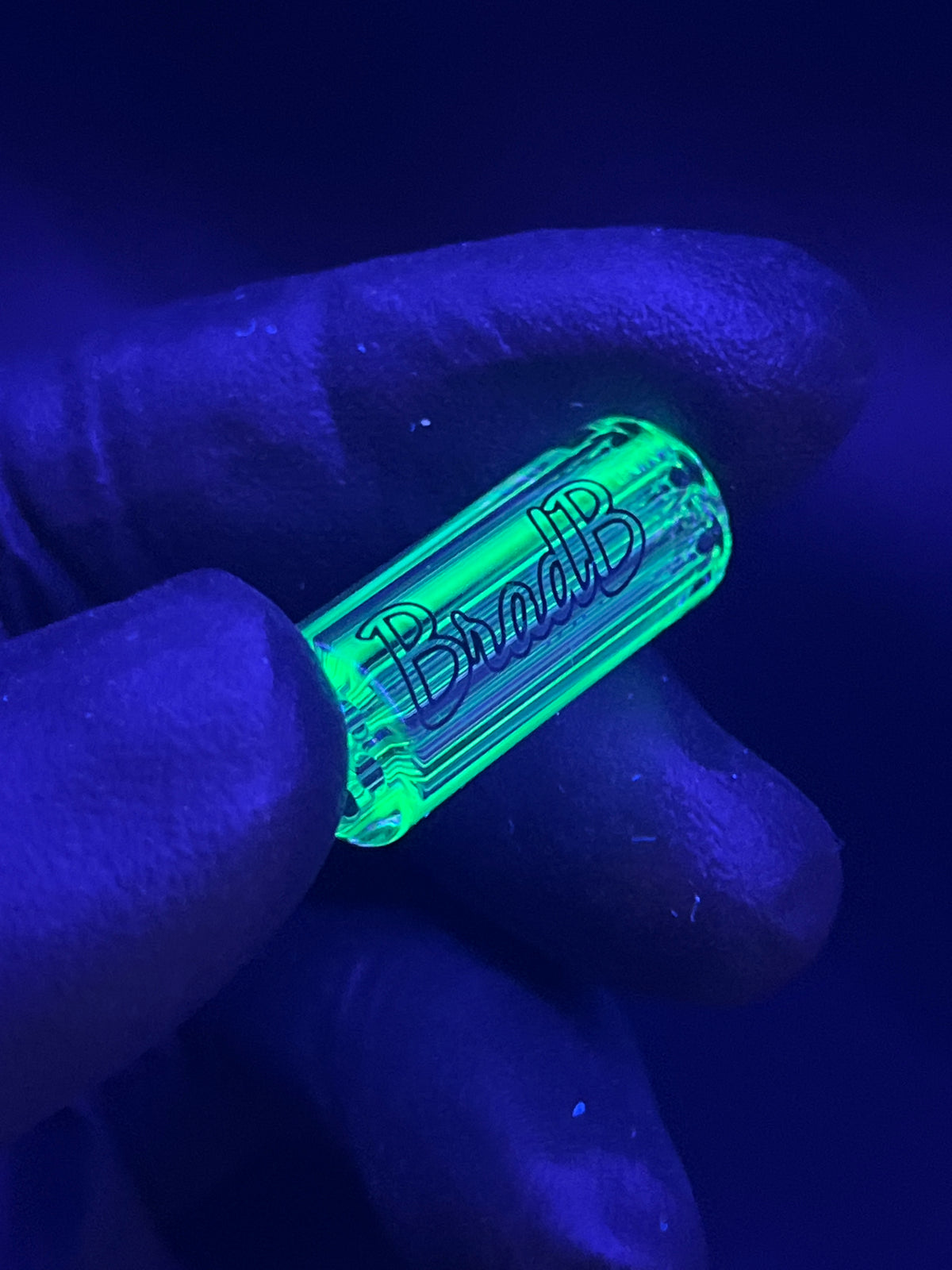 11mm - UV Reaktiv  - Brad B - USA