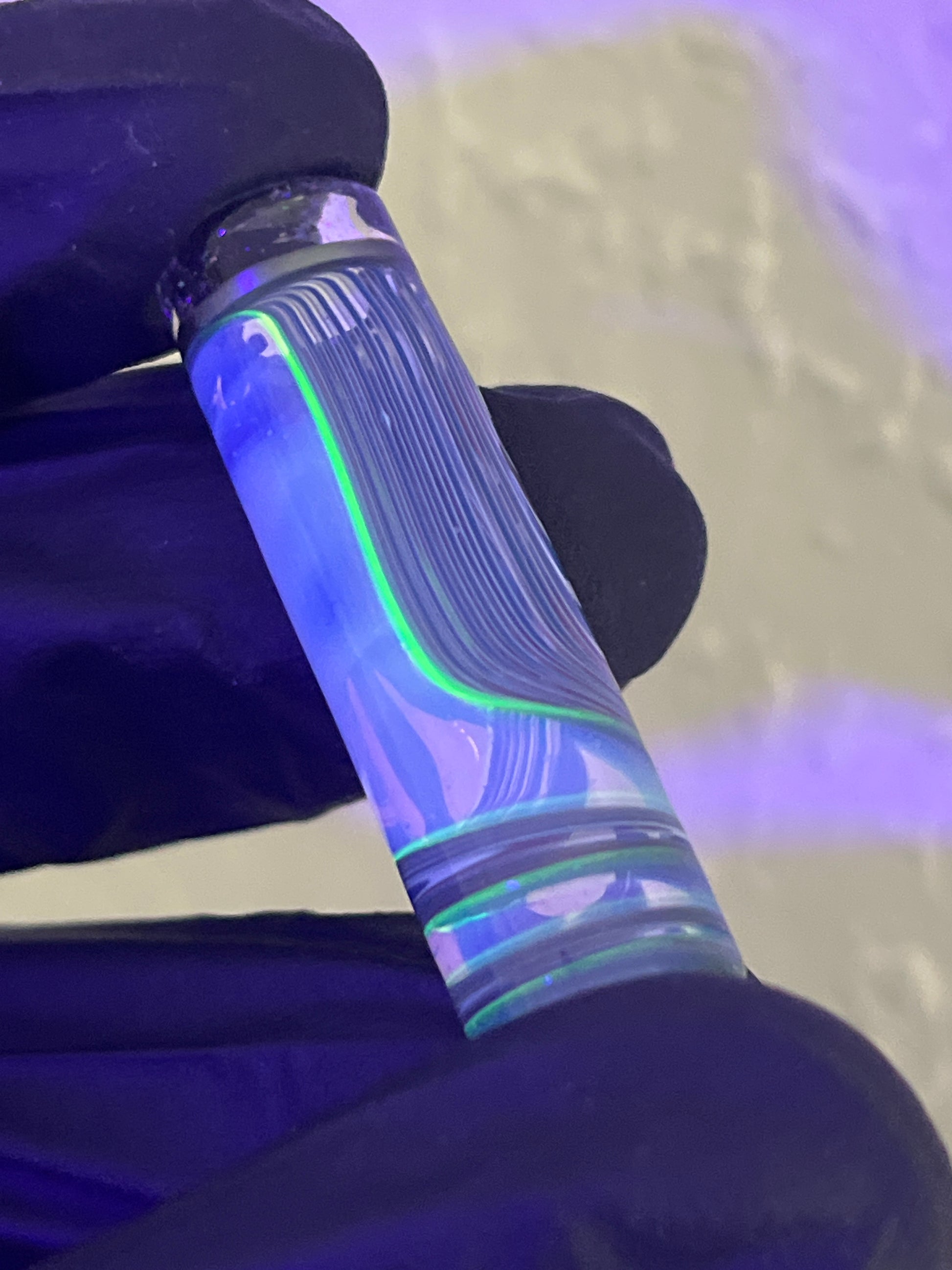 12,4mm  - UV Reaktiv - Brad B - USA