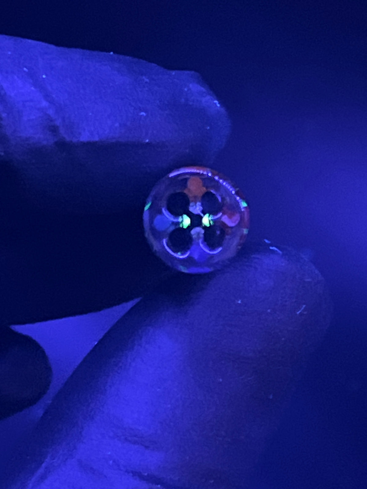 11mm - UV Reaktiv  - Brad B - USA