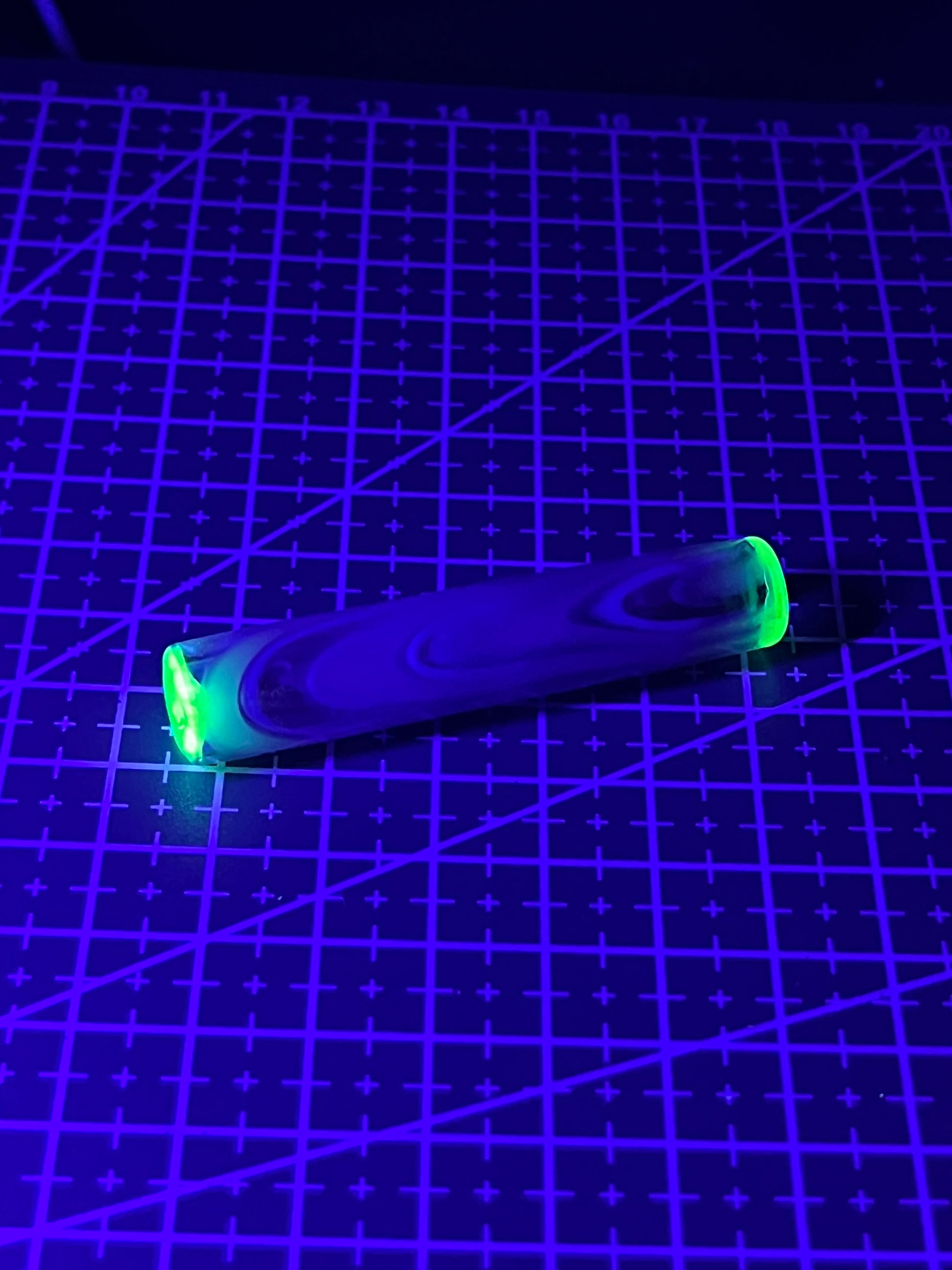 11,5mm  - UV Reaktiv - Brad B - USA