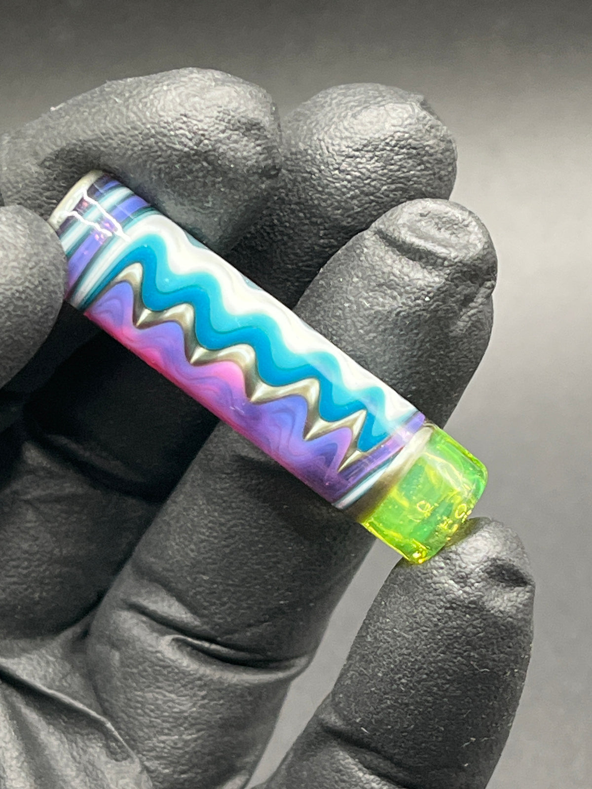11mm - UV Reaktiv - Brad B - USA