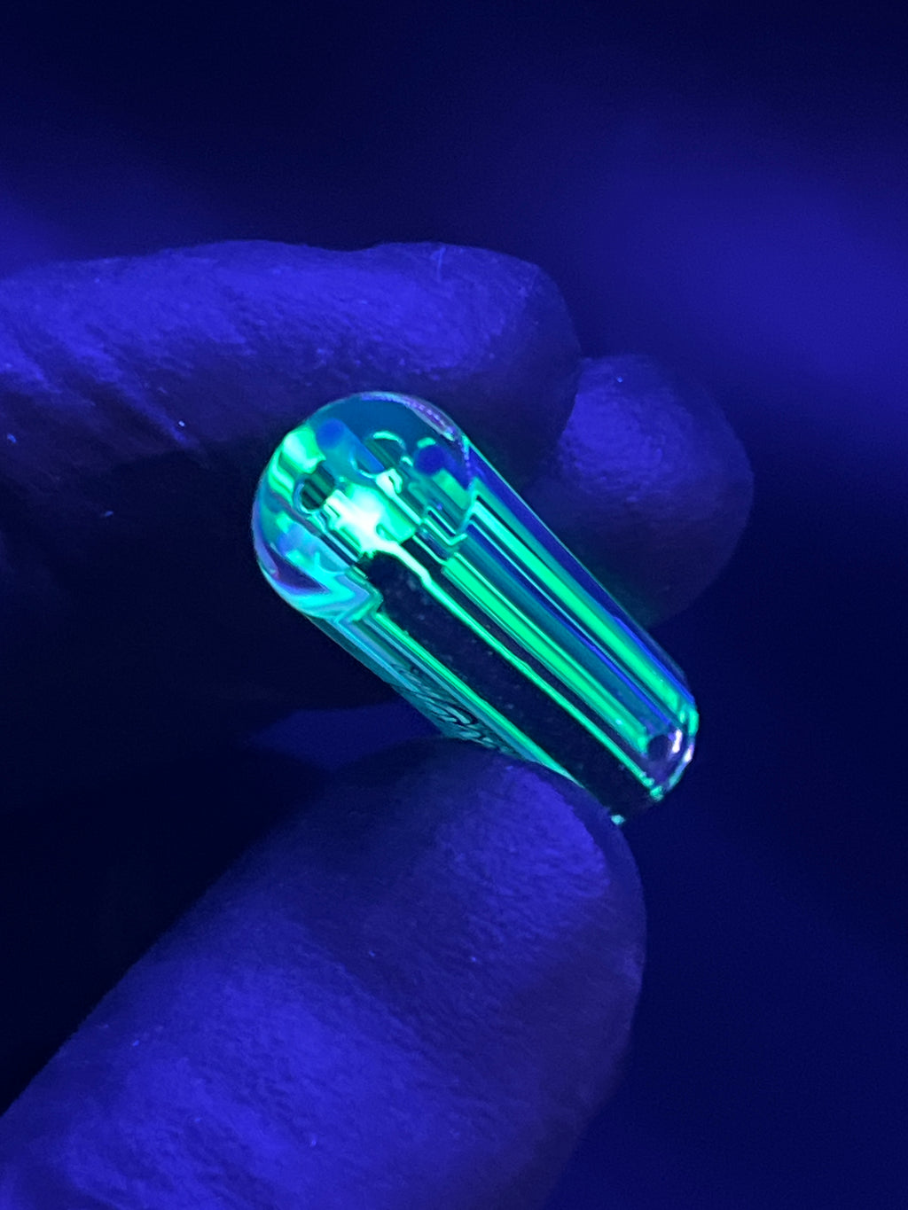 11mm - UV Reaktiv  - Brad B - USA