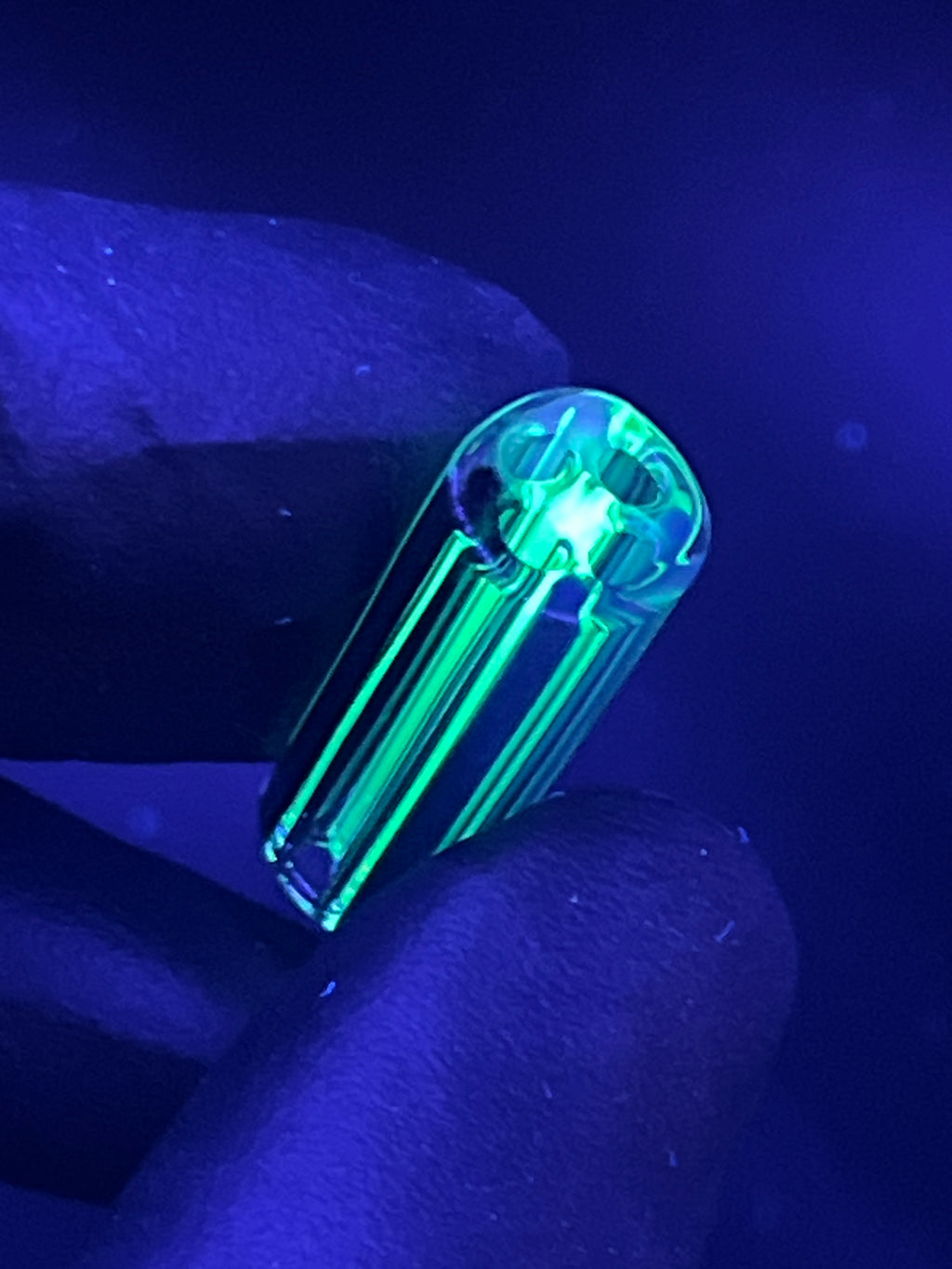 11mm - UV Reaktiv  - Brad B - USA