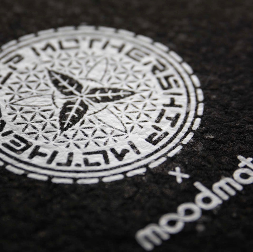 Gratefull Alien - MOODMAT - Mothership Glass