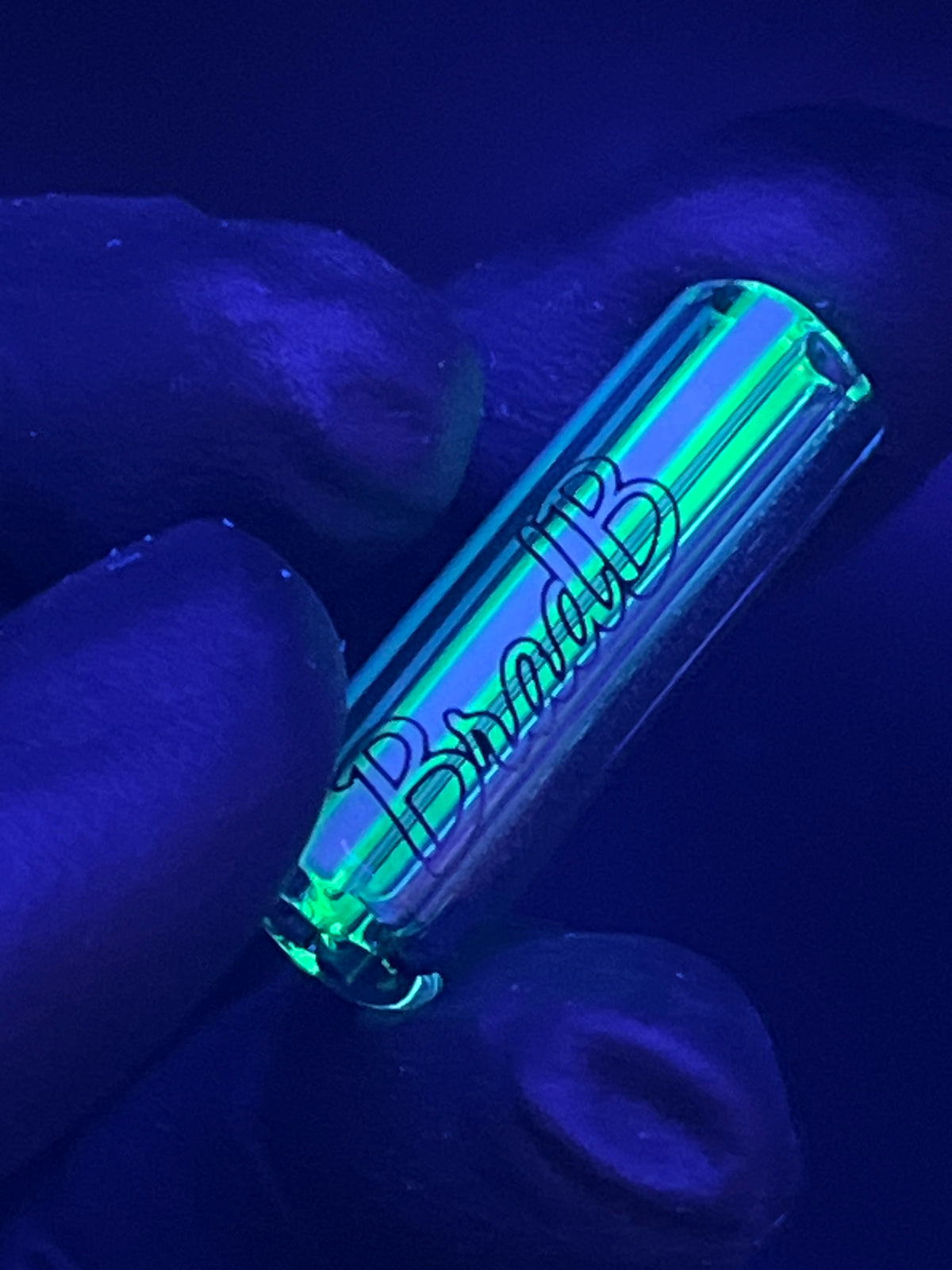 11mm - UV Reaktiv  - Brad B - USA
